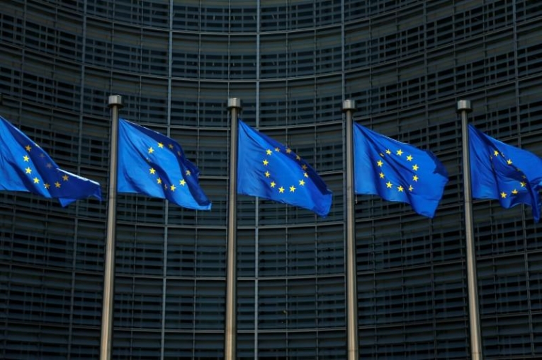 UE