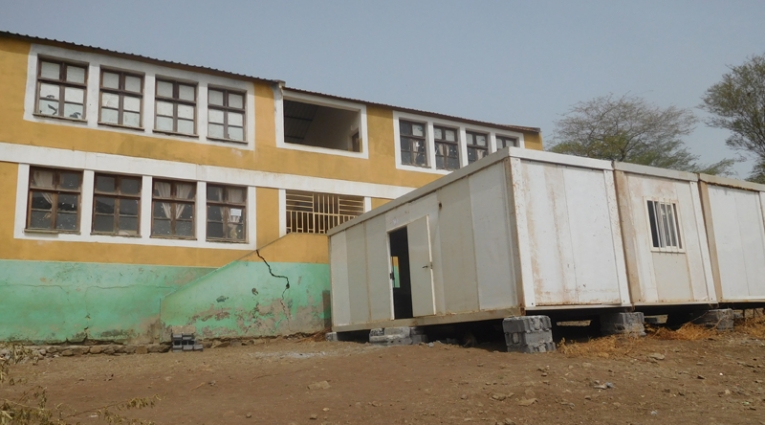 conteentores escola