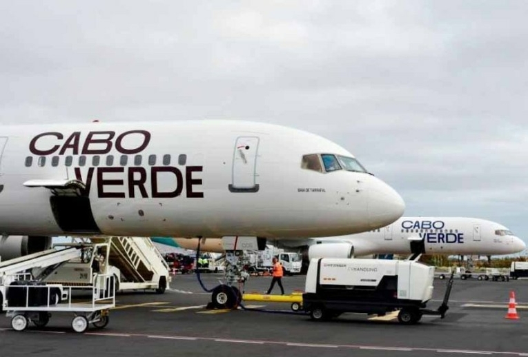 Cabo Verde Airlines doisB757 Aero SAL